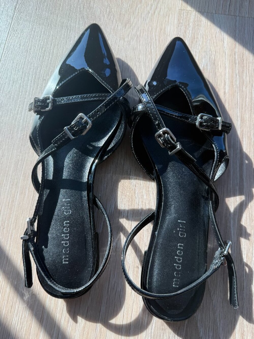 Madden Girl Delilah Black Flat, Size 8